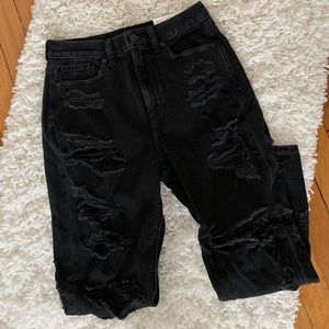 ☆ AE Destroyed Mom Jeans Black ☆